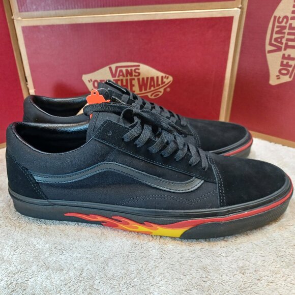 Vans Men's 11.5 Old Skool Flame Wall Black/Black NEW VN0A38G1Q8Q